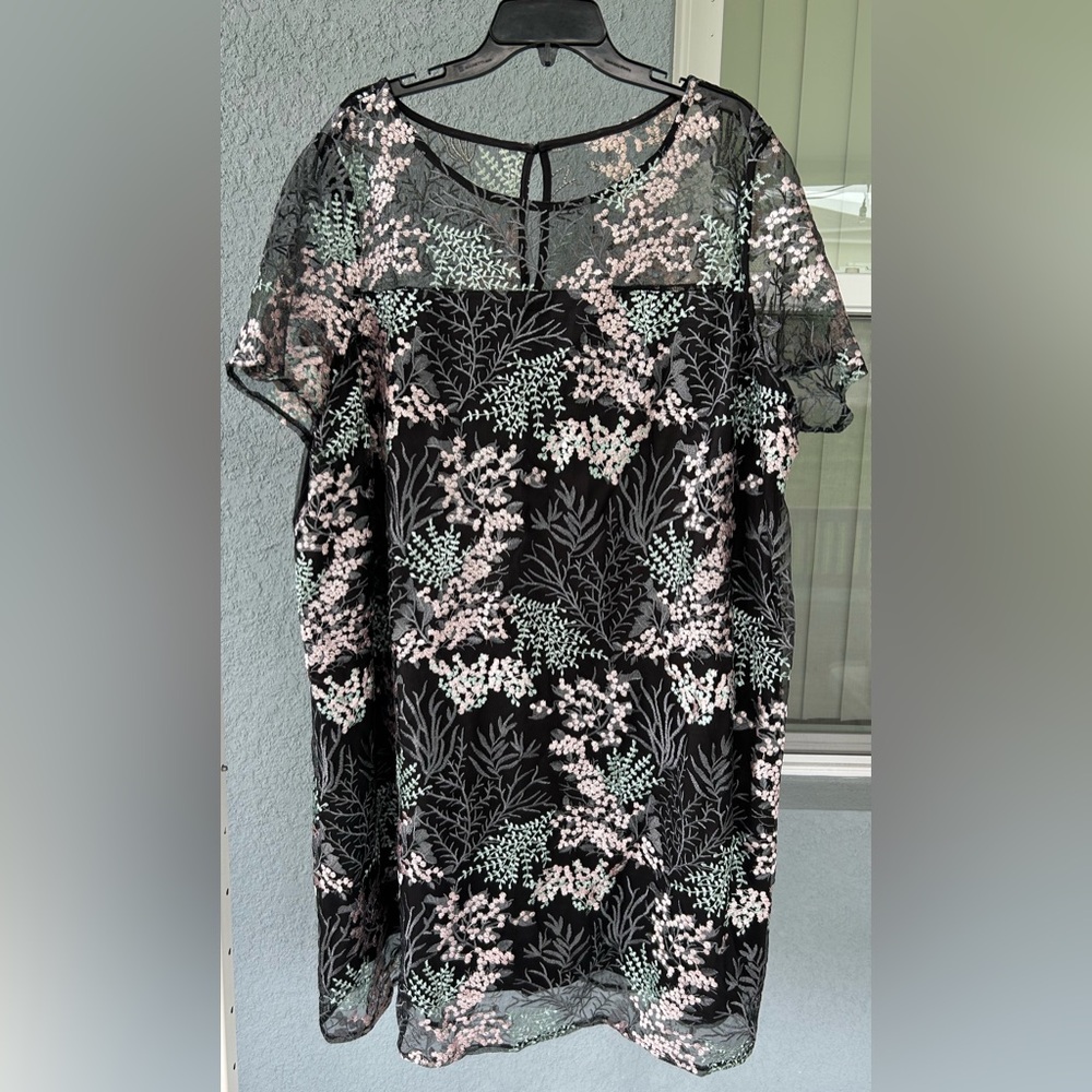 Lane Bryant Sheer Embroidered Overlay Special Occasional Dress Size 26/28